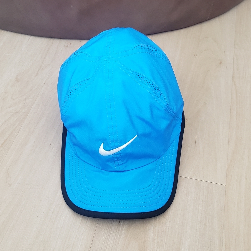 Nike Running Hat / Cap - Womens Fit